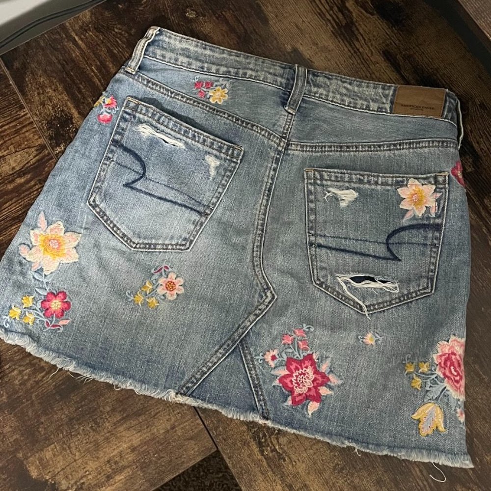 American Eagle | Floral Embroidered Jean Skirt | Button Fly | 0 - Picture 3 of 8